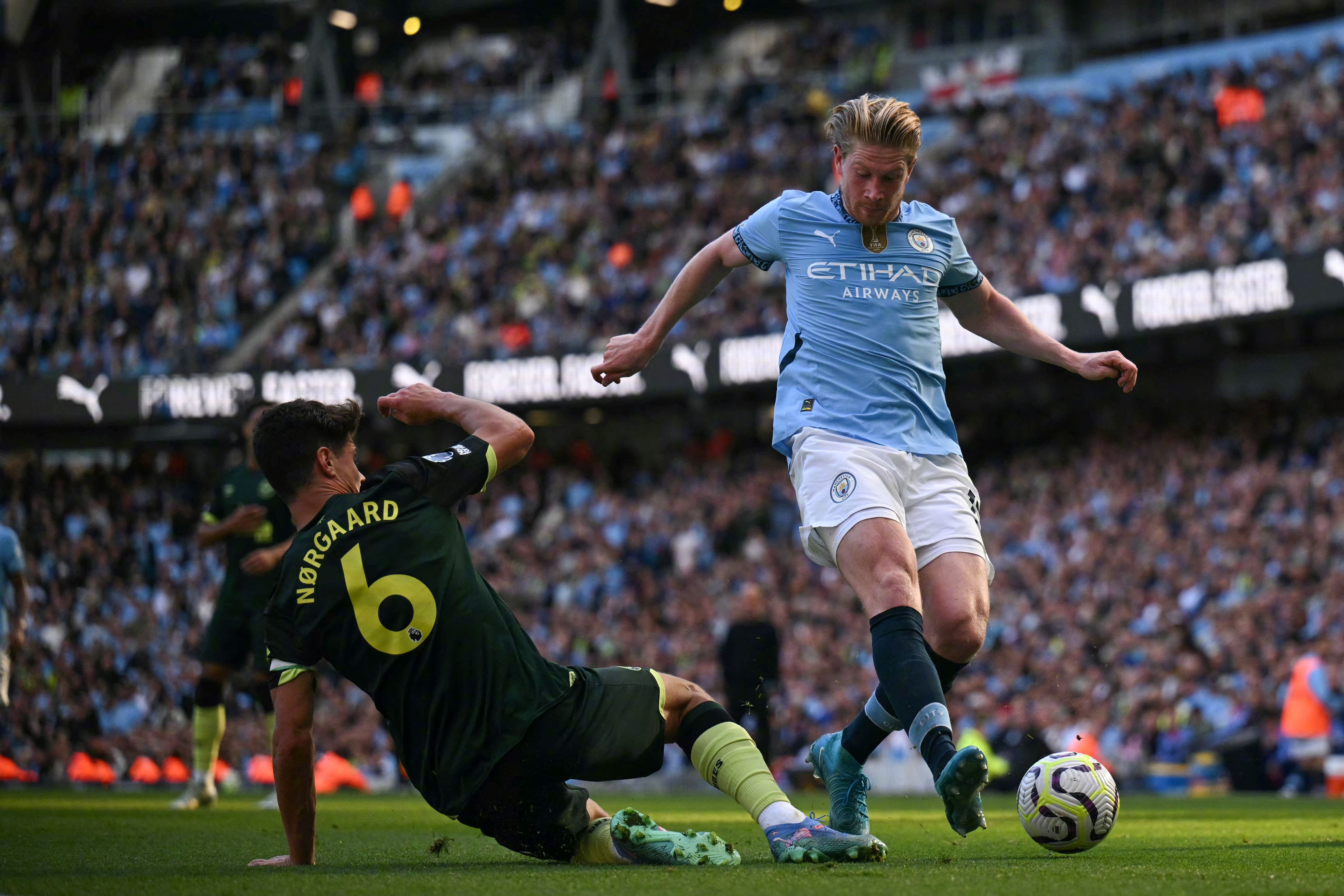 转会期英超焦点战,本菲卡止住颓势,赛场秩序良好,医务组通报恢复的简单介绍 转会期英超焦点战,本菲卡止住颓势,赛场秩序良好,医务组通报恢复的简单介绍