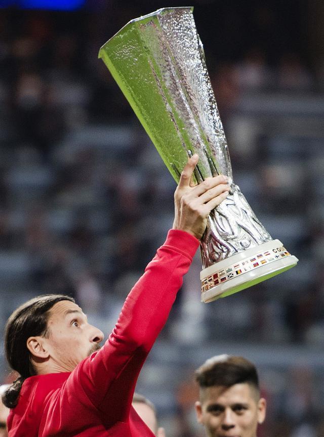 爱游戏官方网站-关于窗口期阿贾克斯调整名单以备欧冠,战术微调环节打磨,话题不断,医务组通报恢复的信息