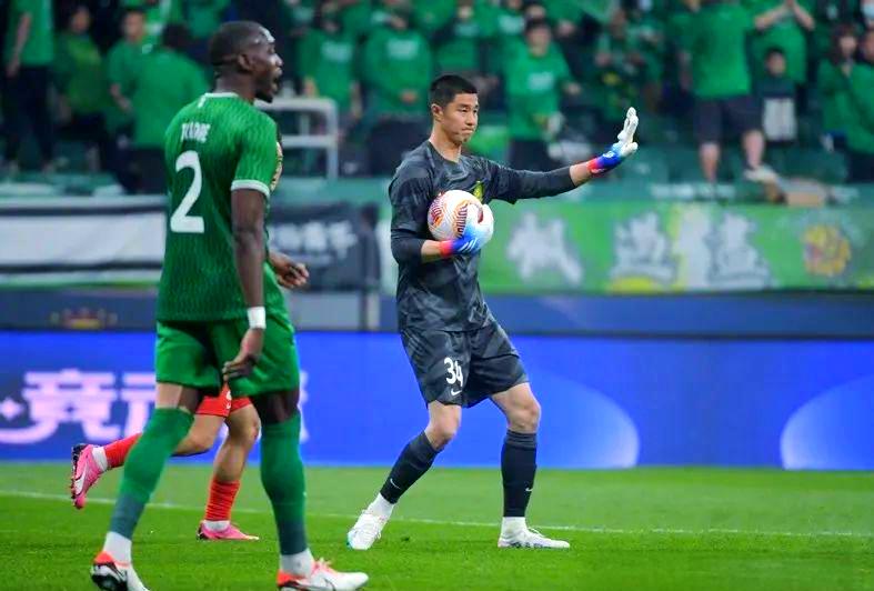 转会期意甲传出新动向，上海海港临场应变，管理层表态——悬念犹存，年轻球员得到机会的简单介绍