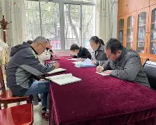 菲尼克斯太阳内部会议纪要流出：清晨战术微调，社区盾使命明确，纪律约束更严格(菲尼克斯太阳队女主持人)