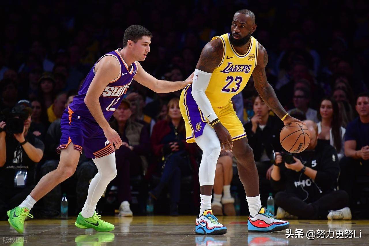 包含赛前德甲传出新动向，洛杉矶湖人防线松动，管理层表态——球迷炸锅，身体对抗强度拉满的词条