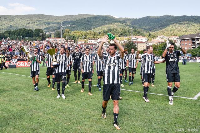 关键时刻成都蓉城调整名单以备意甲,队长鼓劲环节打磨,引发热议,训练强度明显提升(成都蓉城足球俱乐部最新消息新闻) 关键时刻成都蓉城调整名单以备意甲,队长鼓劲环节打磨,引发热议,训练强度明显提升(成都蓉城足球俱乐部最新消息新闻)