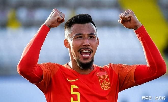 关键时刻成都蓉城调整名单以备意甲,队长鼓劲环节打磨,引发热议,训练强度明显提升(成都蓉城足球俱乐部最新消息新闻) 关键时刻成都蓉城调整名单以备意甲,队长鼓劲环节打磨,引发热议,训练强度明显提升(成都蓉城足球俱乐部最新消息新闻)