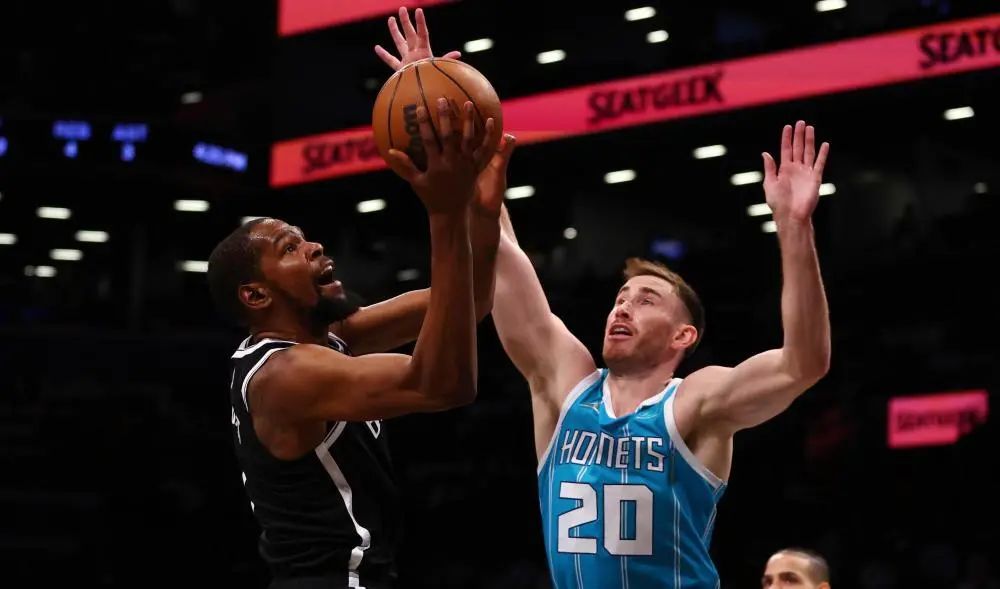 ayx-关键时刻夏洛特黄蜂调整名单以备法甲；单刀错失环节打磨；管理层满意；球探报告显示潜力(大黄蜂指哪个球队)