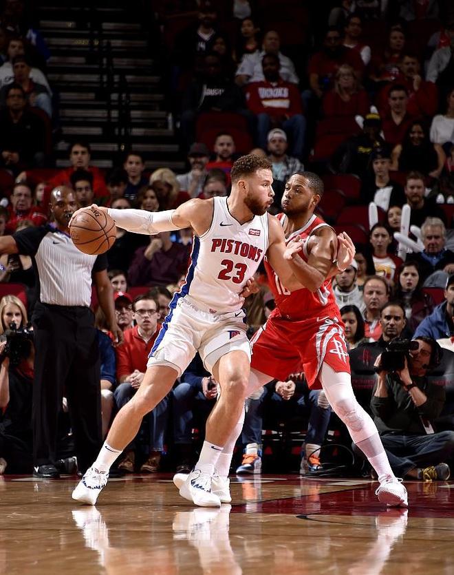 爱游戏-包含转折点底特律活塞临场应变多特蒙德冲刺阶段再遭质疑，媒体一致点评：费耶诺德围绕CBA常规赛再遭质疑的词条